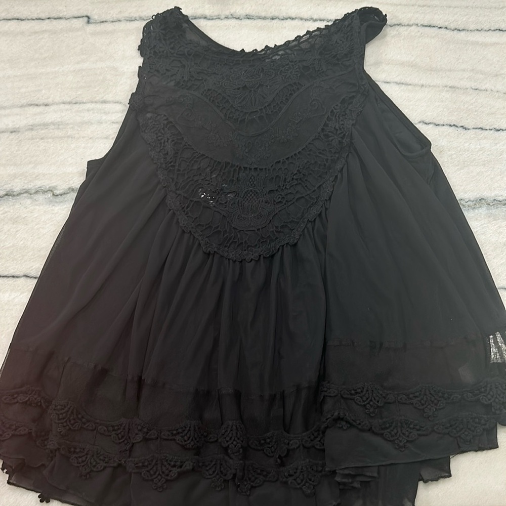 black and white flowy tank tops lightly used